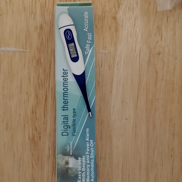 Travel First Aid/Sick Kit - Picture 7 of 10